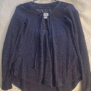 Woman's long sleeve top